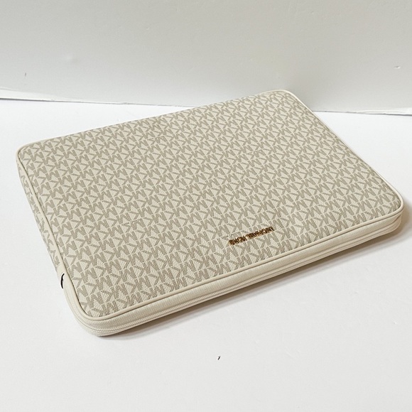 Michael Kors Jet Set Travel Large Laptop Case MK Light Cream Multi - Picture 3 of 11